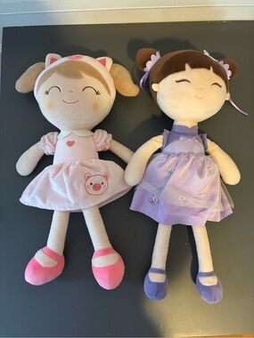 Gloveleya dolls x2